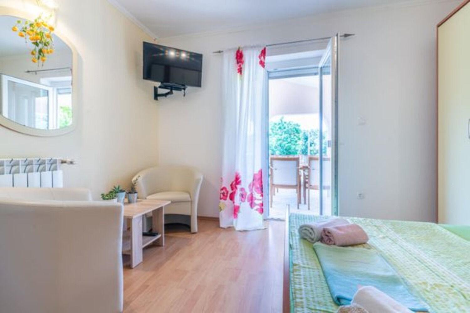 Apartments Barbara Supetarska Draga Ngoại thất bức ảnh