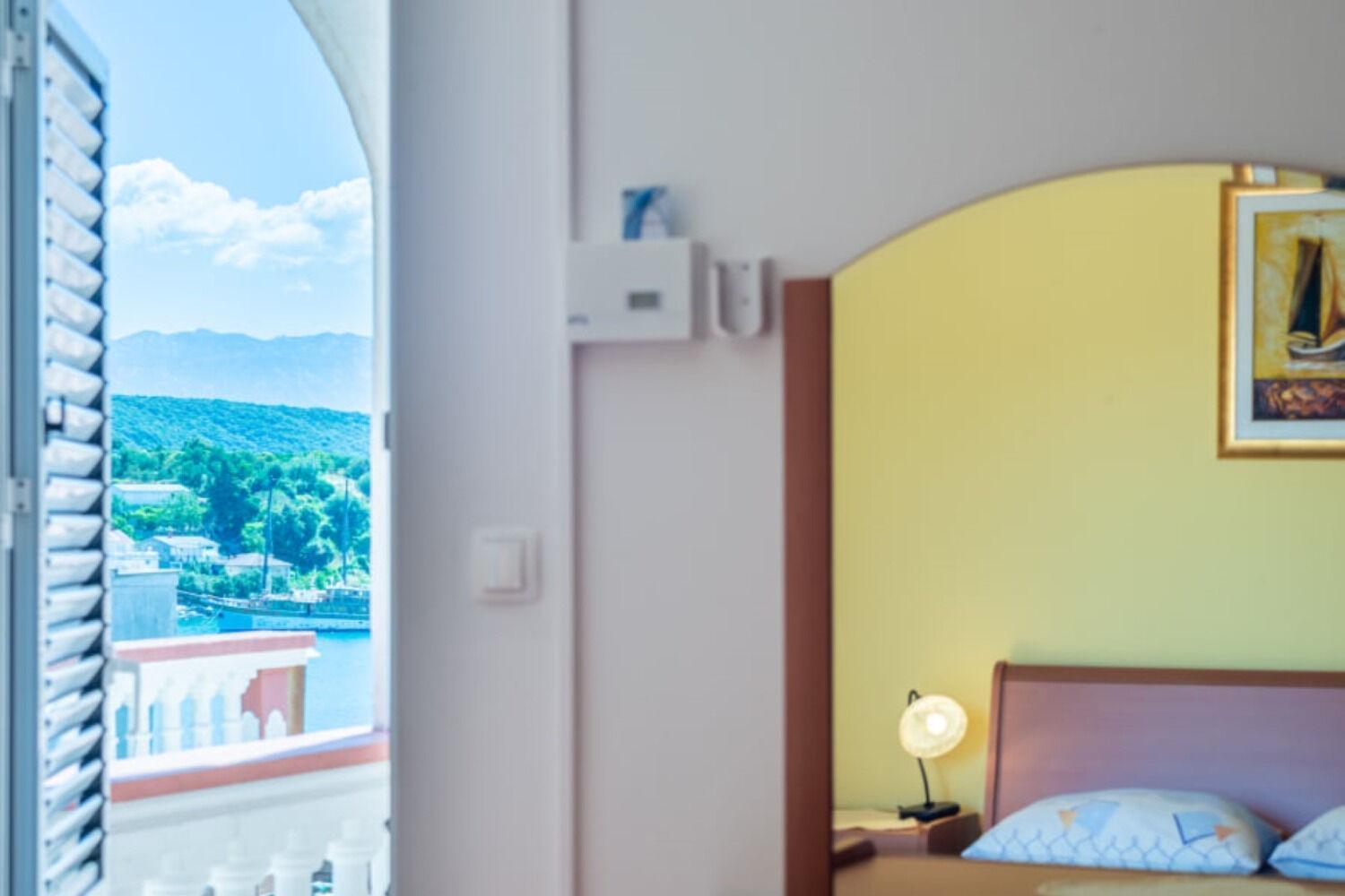 Apartments Barbara Supetarska Draga Ngoại thất bức ảnh