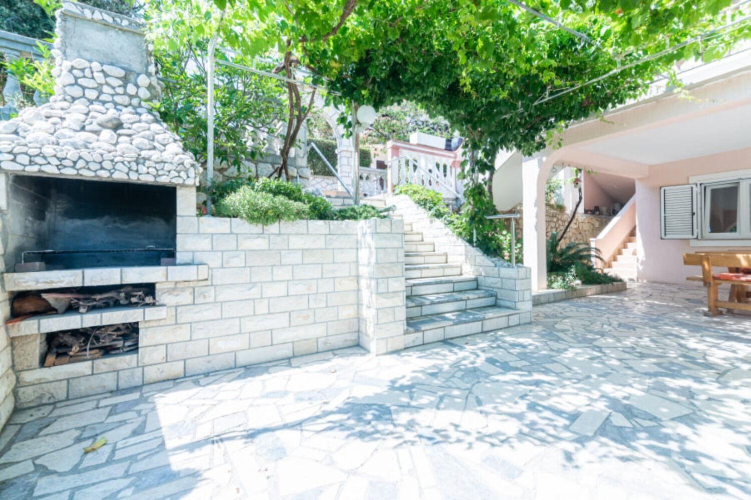 Apartments Barbara Supetarska Draga Ngoại thất bức ảnh