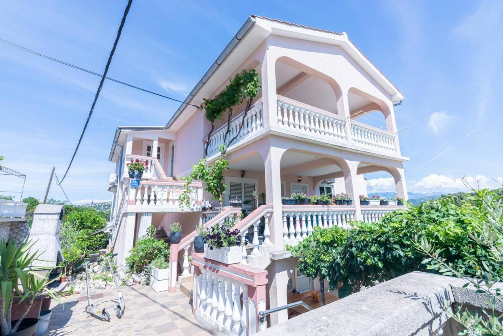 Apartments Barbara Supetarska Draga Ngoại thất bức ảnh